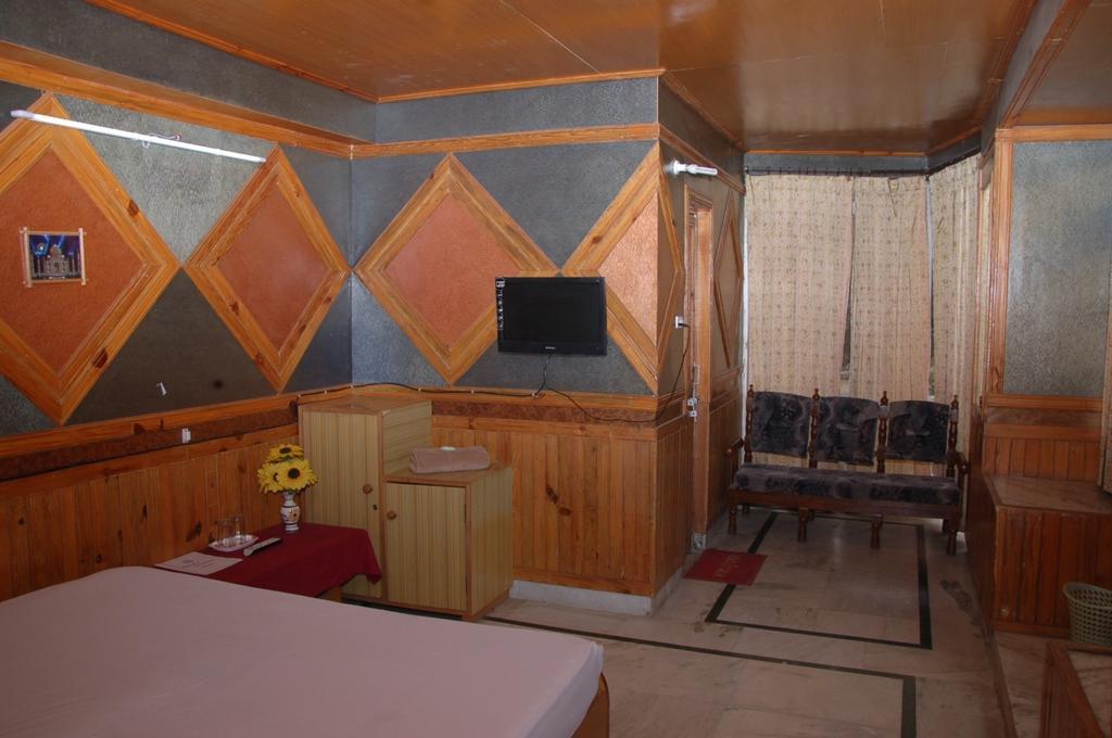 Hotel Arsh International Nainital Εξωτερικό φωτογραφία